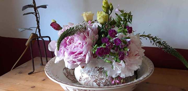 Composition florale décorative Rumilly